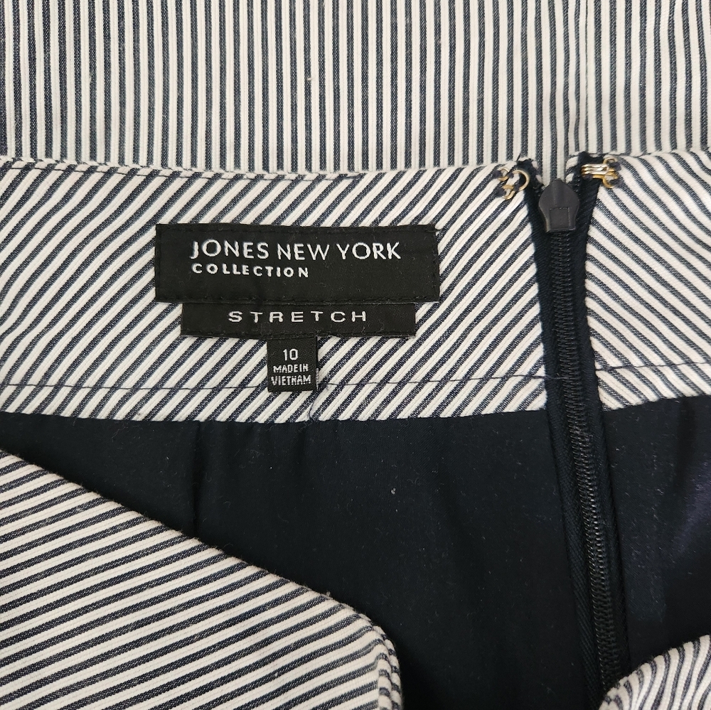 EUC Jones NY Classic Blue and White Seersucker Skirt-Women's Size L - Picture 3 of 6